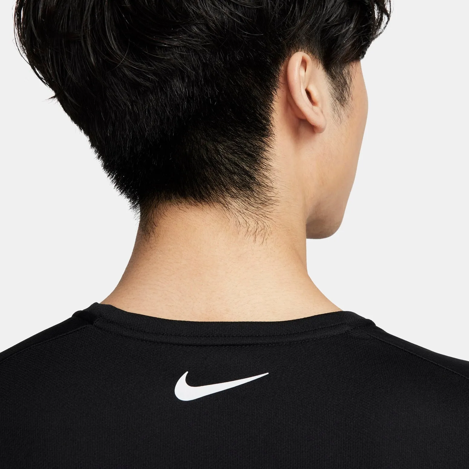 Nike Miler Flash Dri-FIT UV T-Shirt 'Black' FN3052-010 sold by KicksCrew product image thumbnail 4