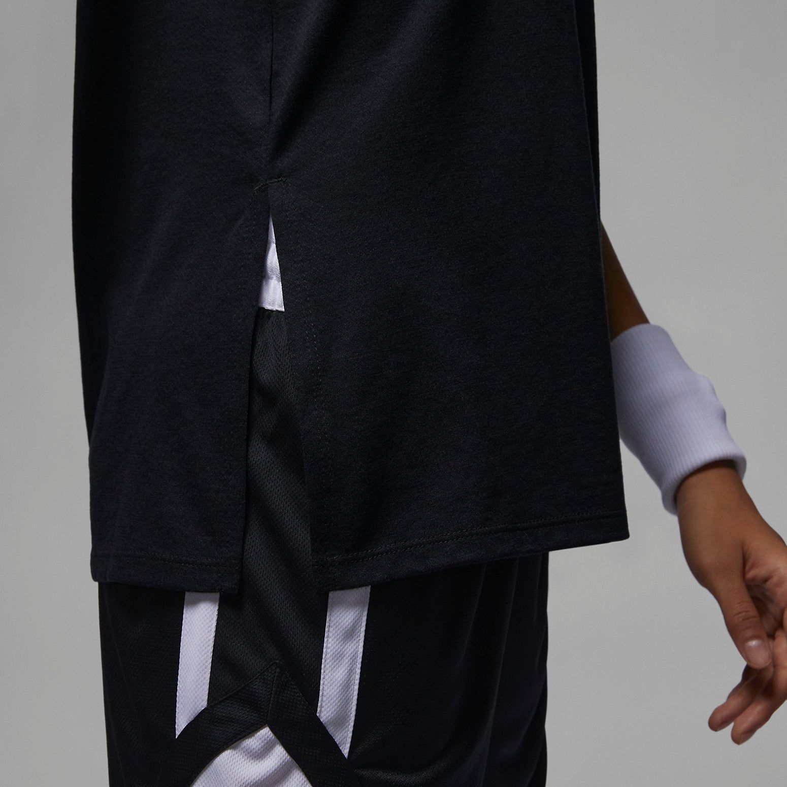 (WMNS) Air Jordan Sports Diamond Tank Top 'Black' FB4630-010 sold by KicksCrew product image thumbnail 3