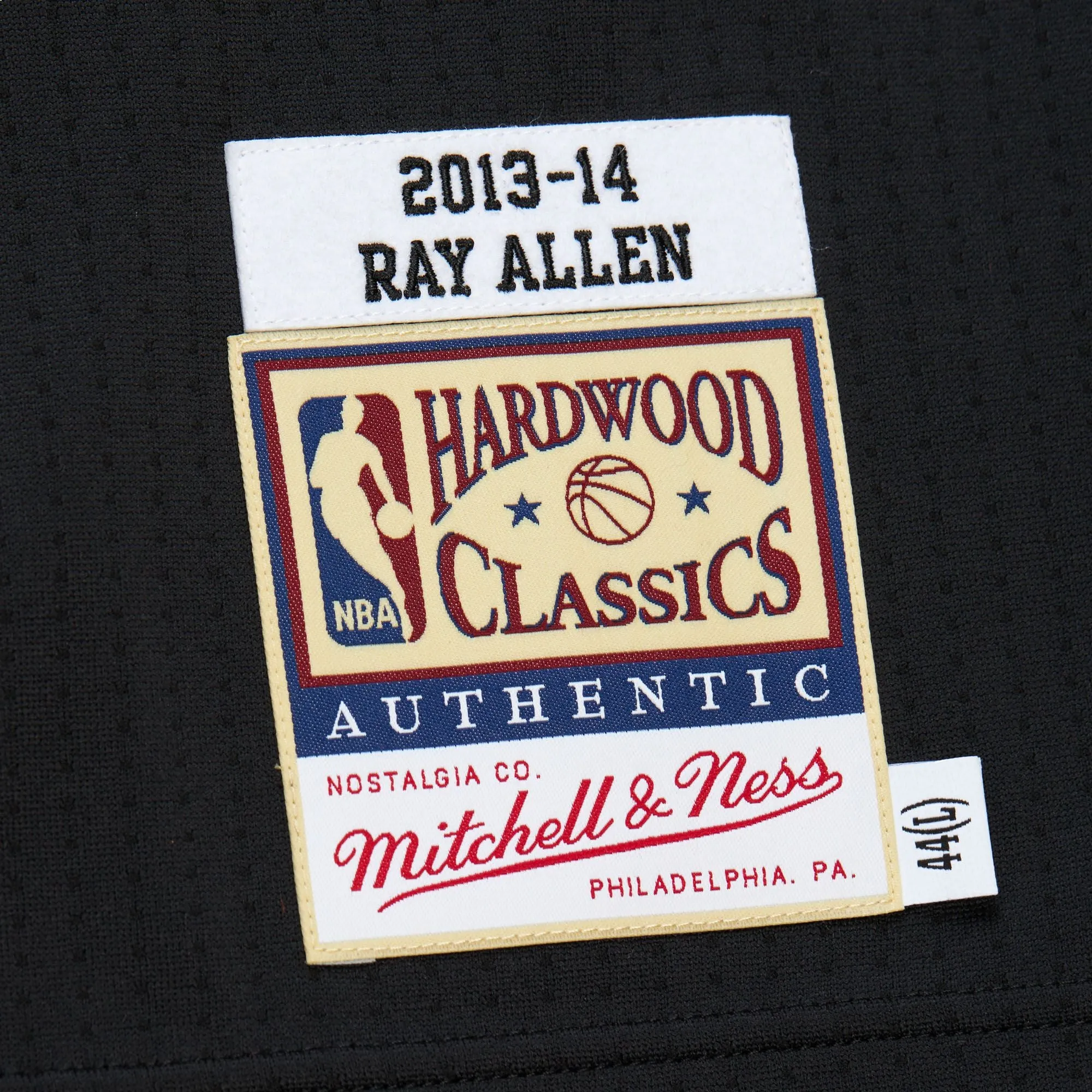 Mitchell & Ness x Miami Heat Dark HWC 2013-14 Jersey 'Ray Allen 34' AJY46495-MHE13RALBLCK sold by KicksCrew product image thumbnail 3