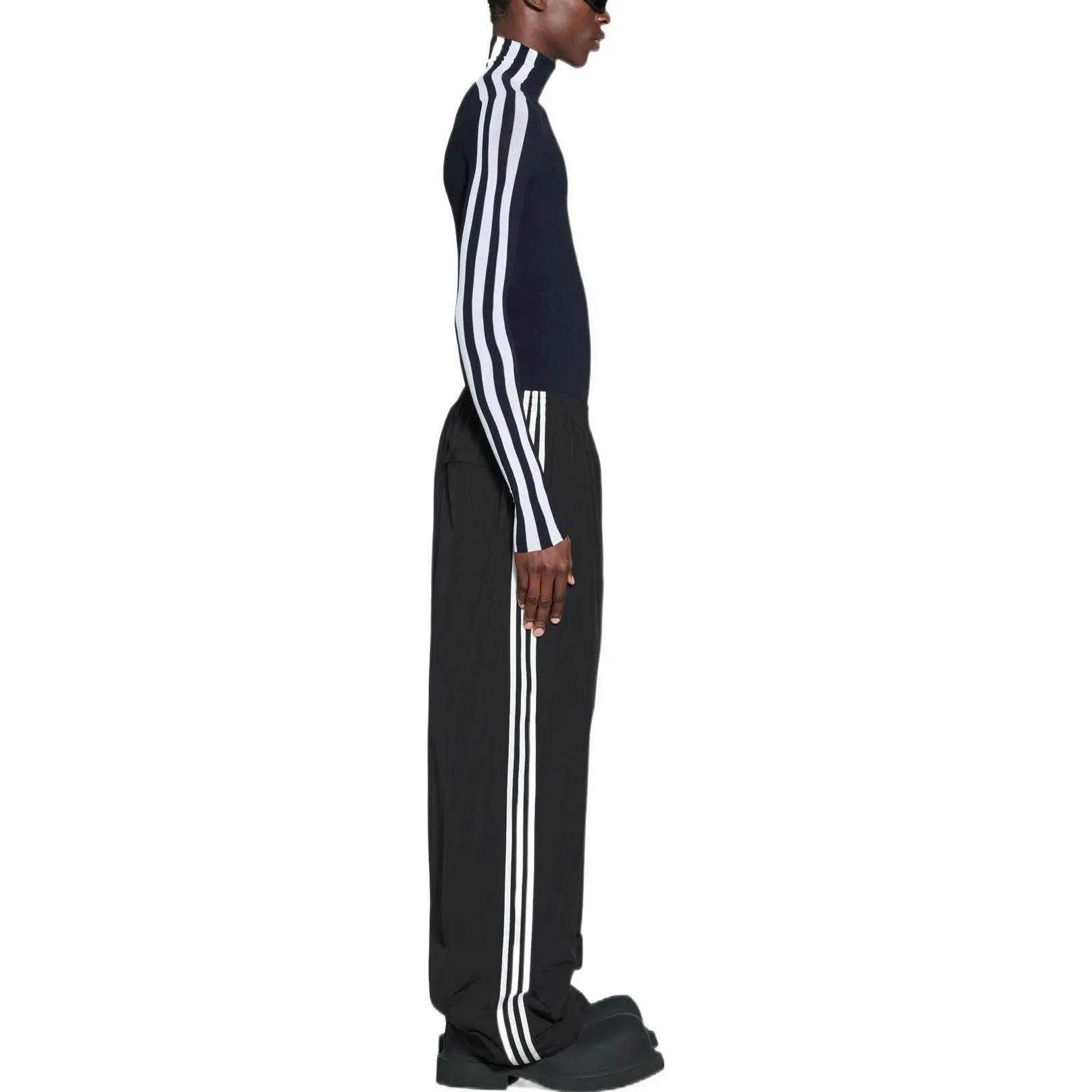 Balenciaga x adidas Baggy Tracksuit Pants 'Black' 736051TNQ251000 sold by KicksCrew product image thumbnail 5