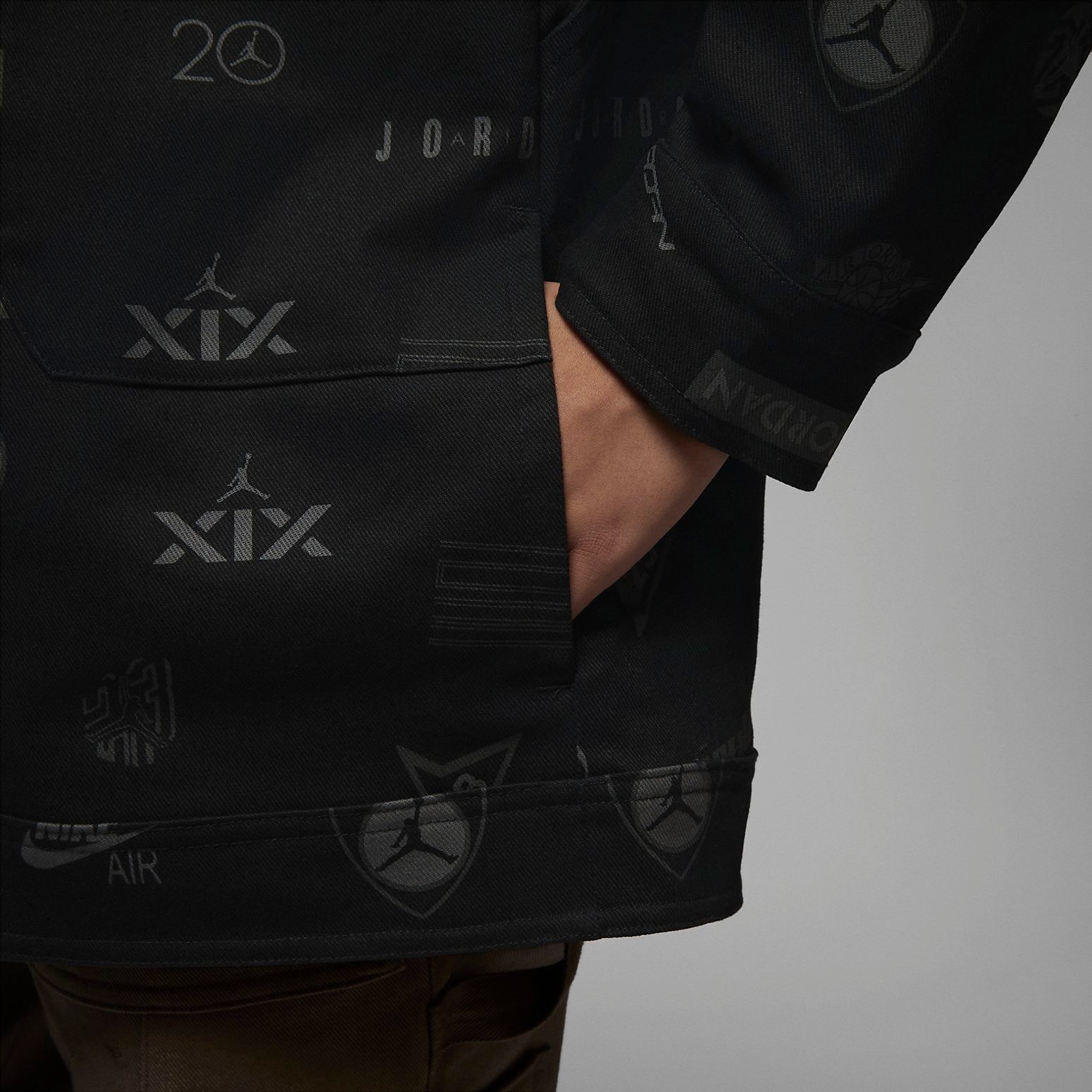 (WMNS) Air Jordan Trucker Jacket 'Black' DX0385-010 sold by KicksCrew product image thumbnail 2