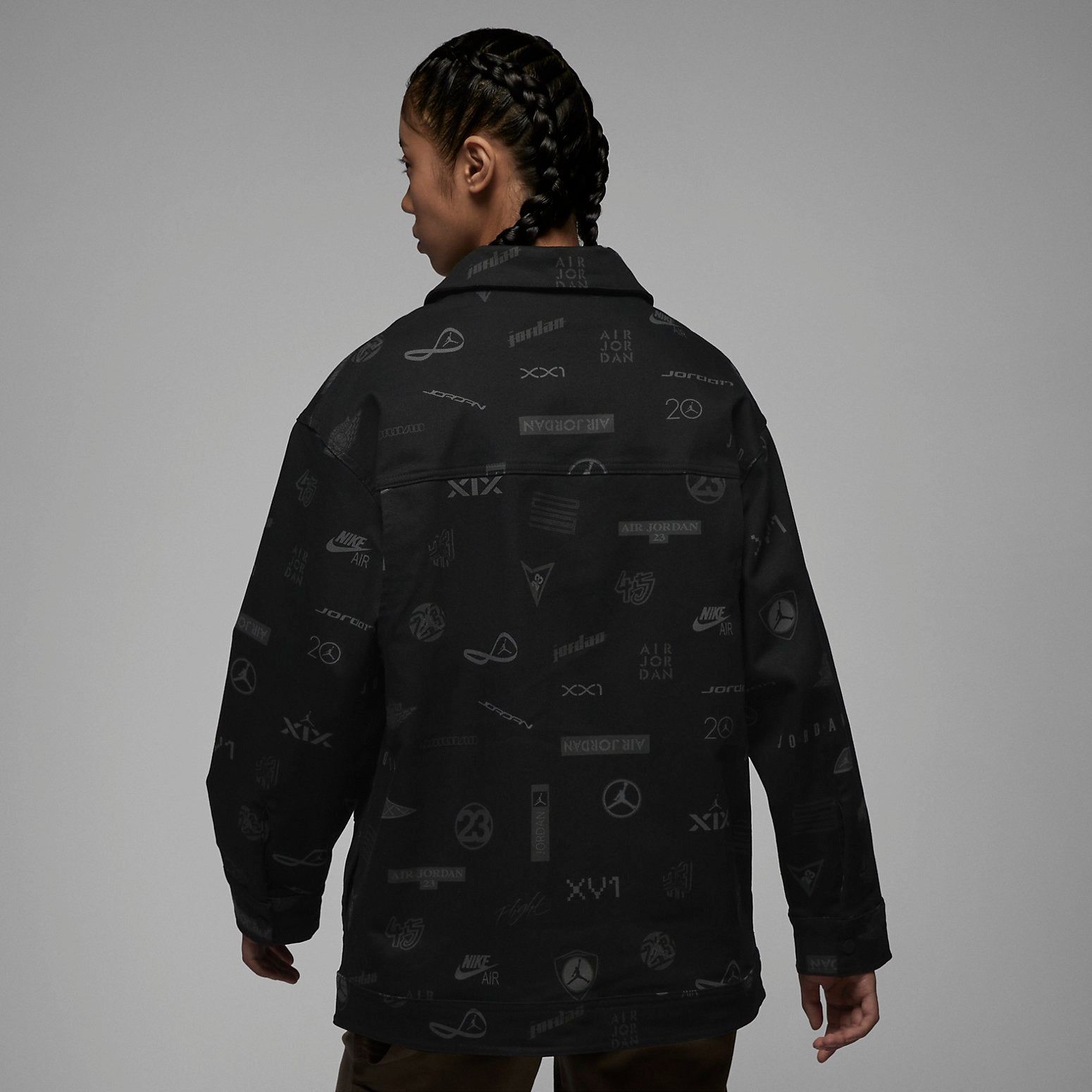 (WMNS) Air Jordan Trucker Jacket 'Black' DX0385-010 sold by KicksCrew product image thumbnail 5