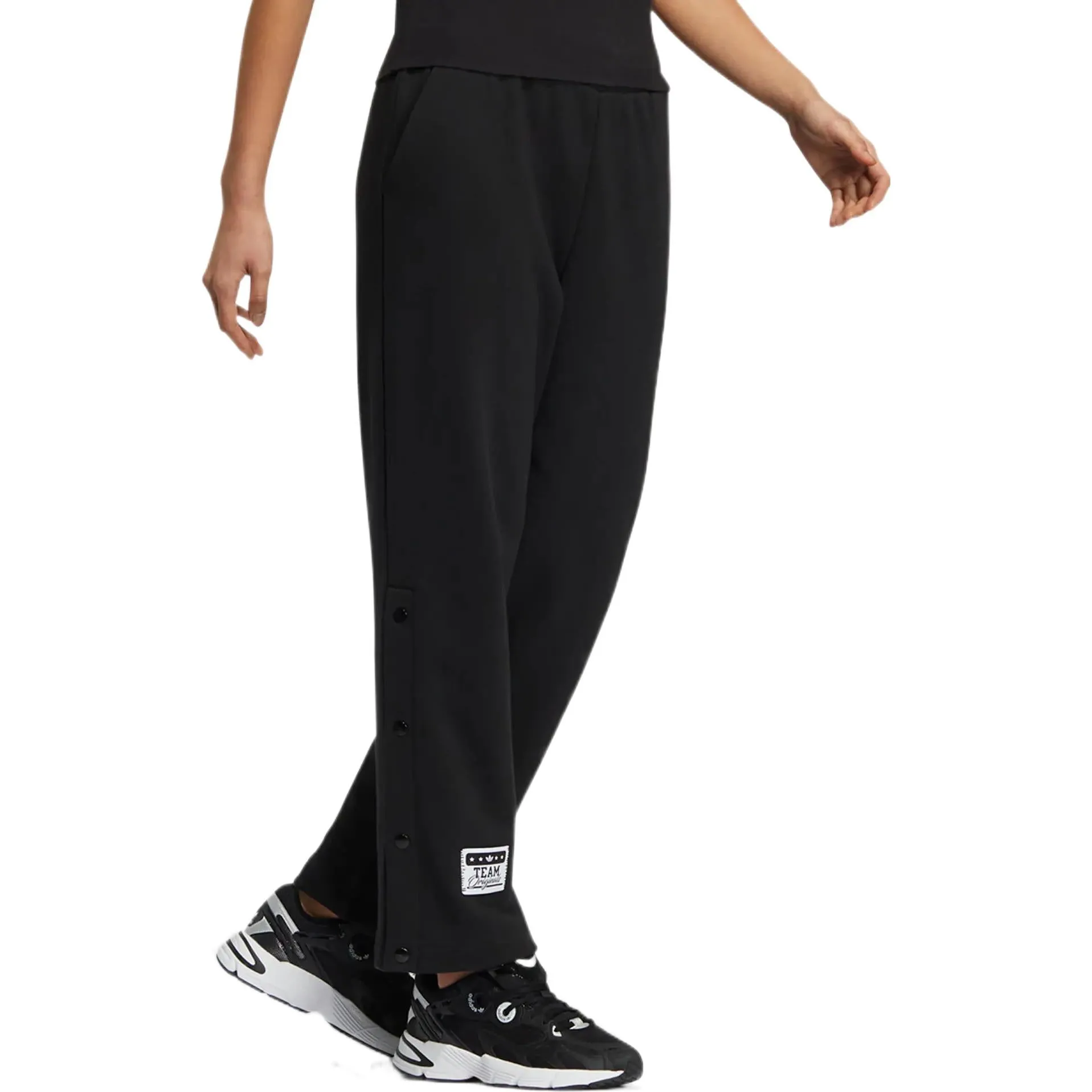 (WMNS) adidas Mc Sweat Pants Asia Sizing 'Black' HS9498 sold by KicksCrew product image thumbnail 4