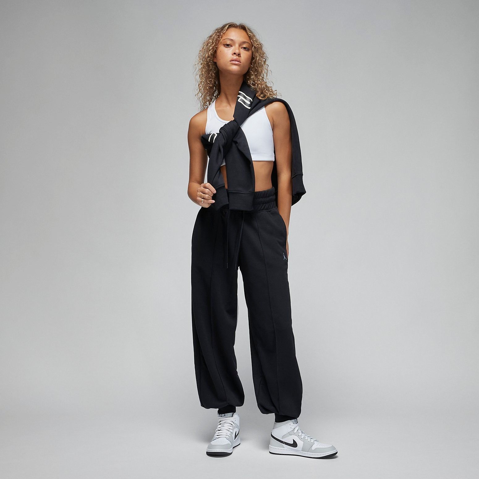(WMNS) Air Jordan Sport Fleece Pants 'Black' FD7376-010 sold by KicksCrew product image thumbnail 3