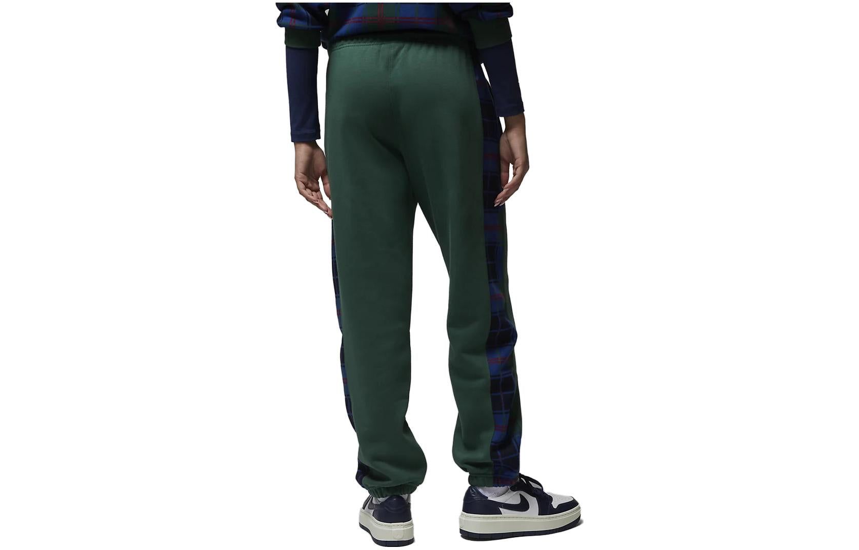 Air Jordan Brooklyn Fleece Pants 'Dark Green' DX7463-333 sold by KicksCrew product image thumbnail 2