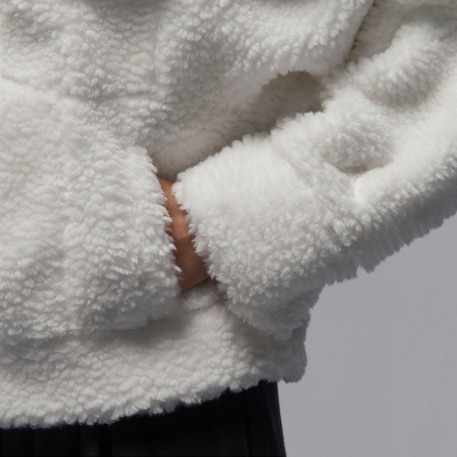 (WMNS) Air Jordan Fuzzy High Pile Fleece Jacket Asia Sizing 'Sail' FD7169-133 sold by KicksCrew product image thumbnail 5