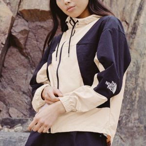 (WMNS) THE NORTH FACE Wind Jacket 'Yellow' NF0A5K16-3R4 sold by KicksCrew