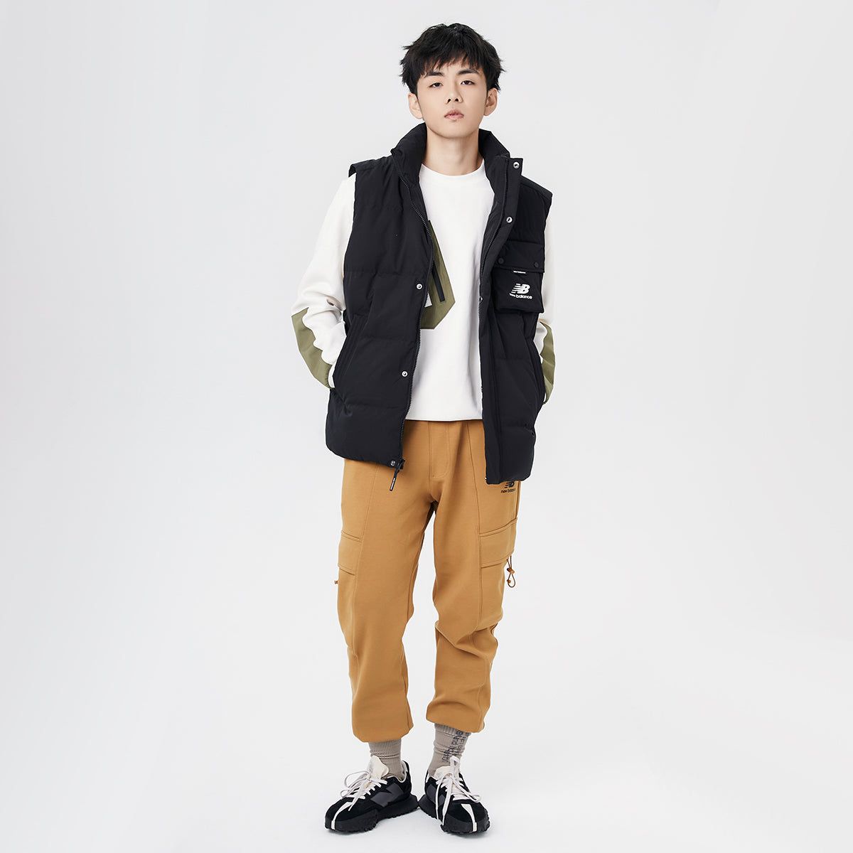 New Balance Windproof Puffer Vest 'Black' AMV14310-BK sold by KicksCrew product image thumbnail 3