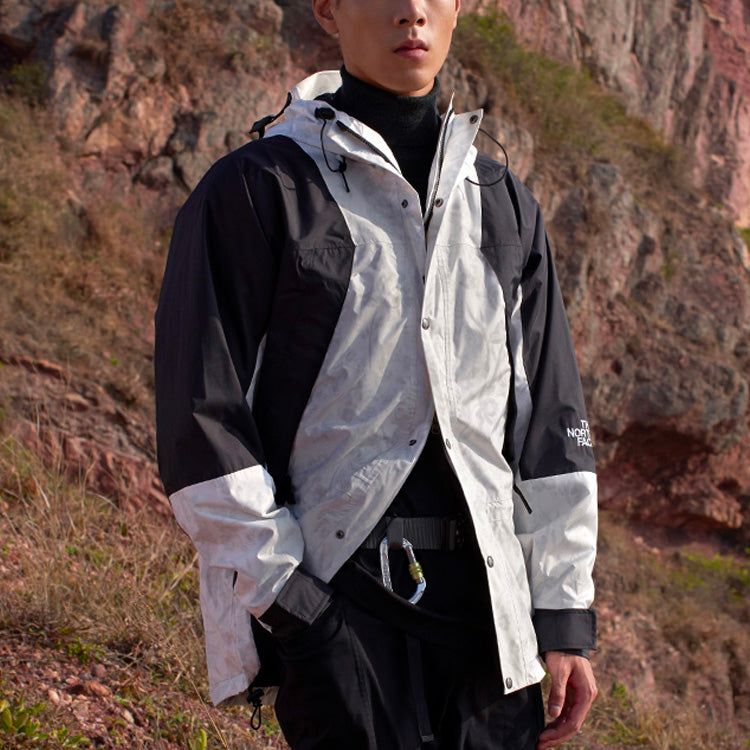 THE NORTH FACE Mountain Jacket 'White' NF0A4UDJ-0WP sold by KicksCrew product image thumbnail 3