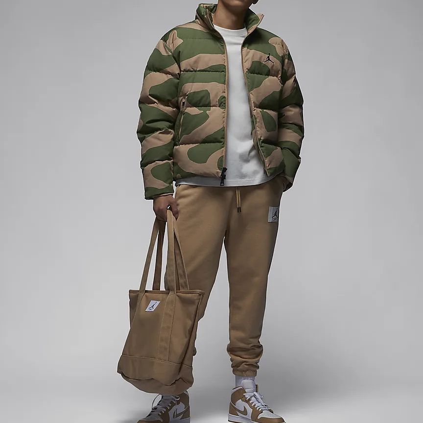Air ordan Flight Heritage Down Jacket 'Camo' FB6989-200 sold by KicksCrew product image thumbnail 3