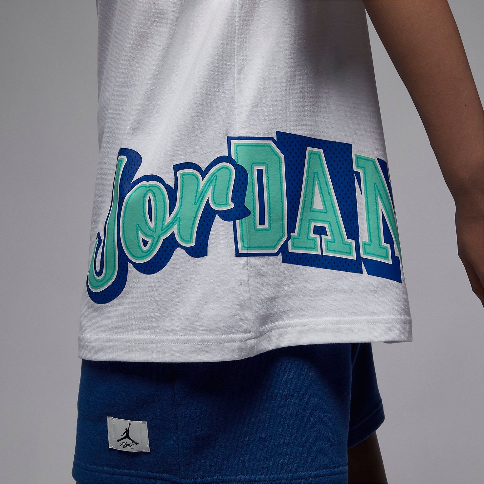 (WMNS) Air Jordan logo 'White' FQ0364-100 sold by KicksCrew product image thumbnail 3