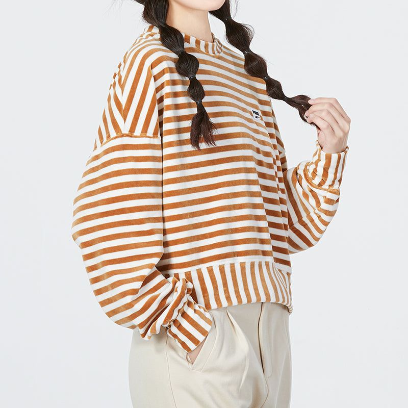 (WMNS) Puma Striped Knitted Sweater 'Beige' 537632-74 sold by KicksCrew product image thumbnail 5