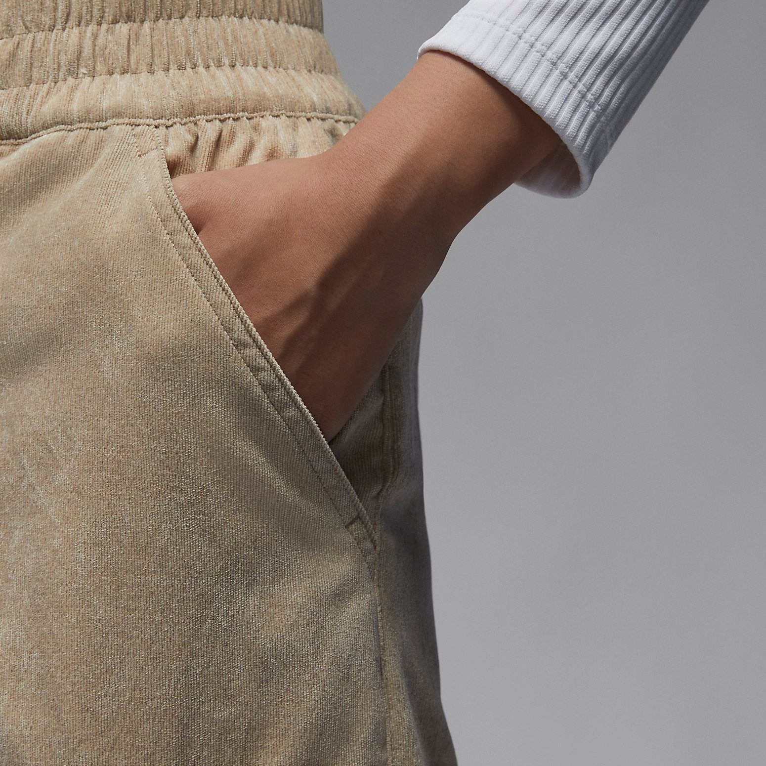 (WMNS) Air Jordan Corduroy Chicago Pants 'Tan' FD8210-277 sold by KicksCrew product image thumbnail 3