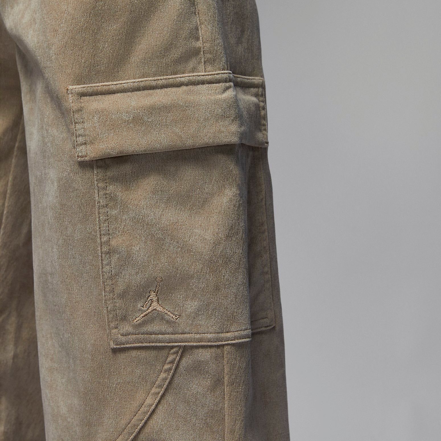 (WMNS) Air Jordan Corduroy Chicago Pants 'Tan' FD8210-277 sold by KicksCrew product image thumbnail 4