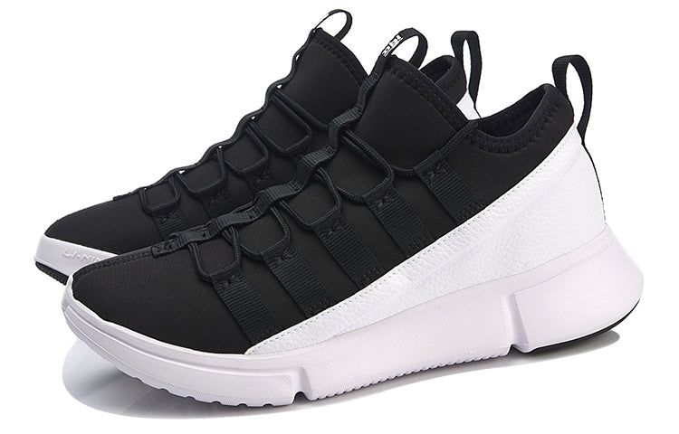 Li-Ning Essence 2.0 New York Fashion Week 'White Black' AGBN023-1 sold by KicksCrew product image thumbnail 4