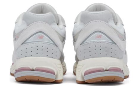 (WMNS) New Balance 2002R Gore-Tex 'Grey White' M2002RPM sold by KicksCrew