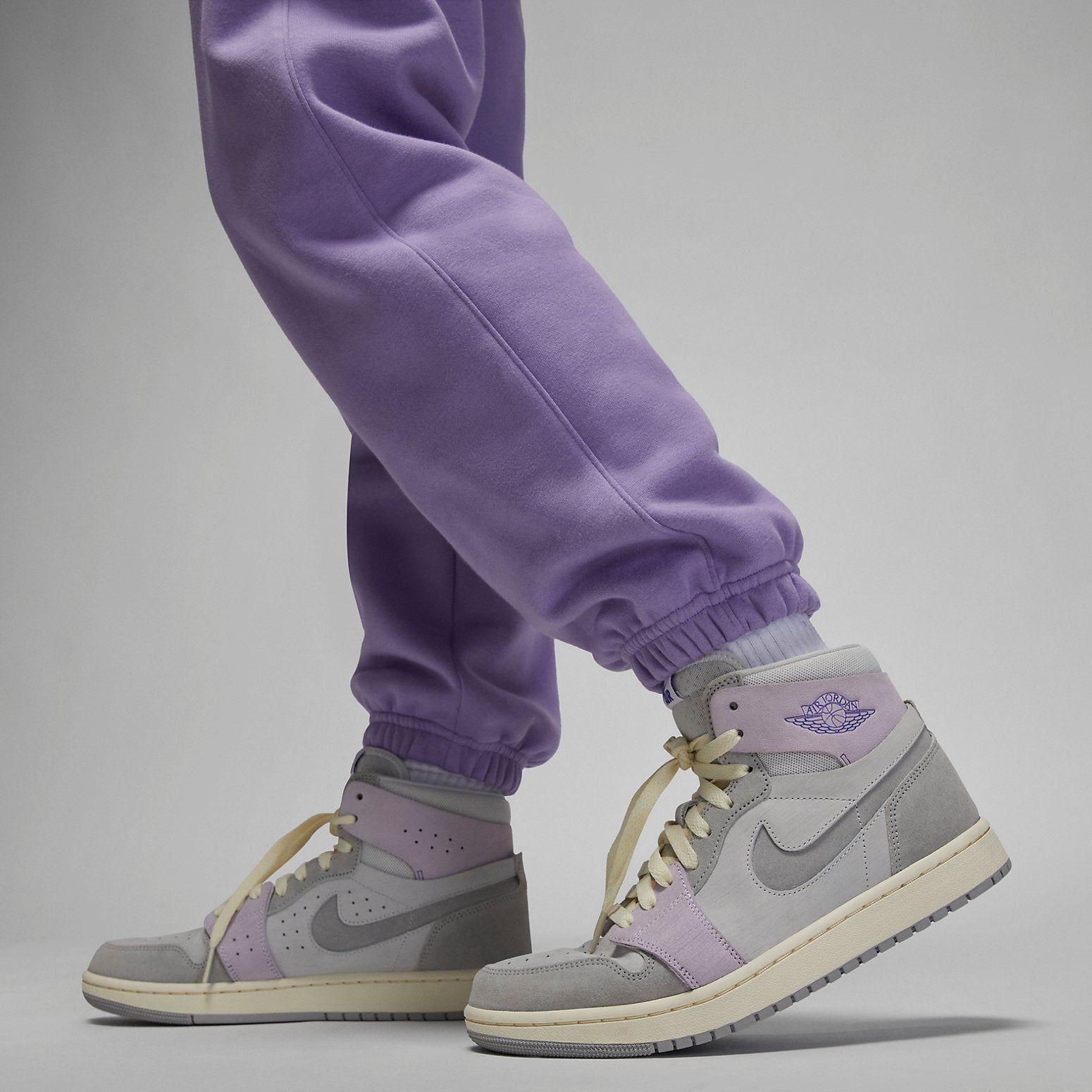 (WMNS) Air Jordan Brooklyn Fleece Pants 'Purple' FN4494-500 sold by KicksCrew product image thumbnail 3
