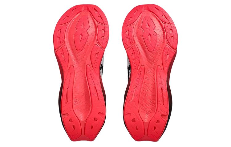 Asics Novablast 3 'White and Black' 1011B458-104 sold by KicksCrew product image thumbnail 6