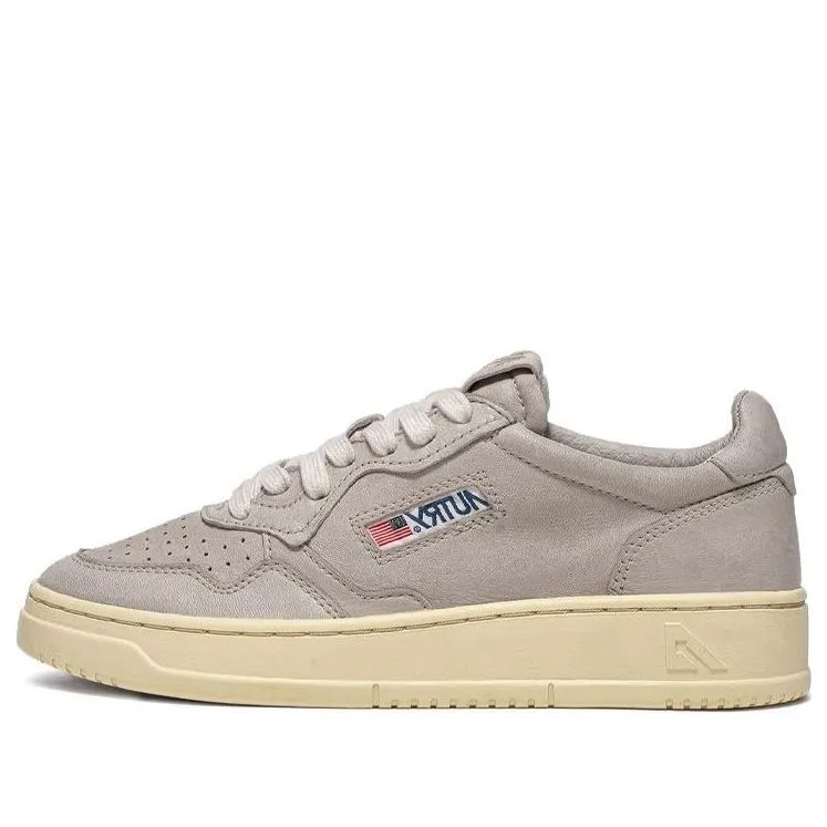 (WMNS) AUTRY Medalist Low Soft Goatskin 'Beige' AULW-GG29 sold by KicksCrew
