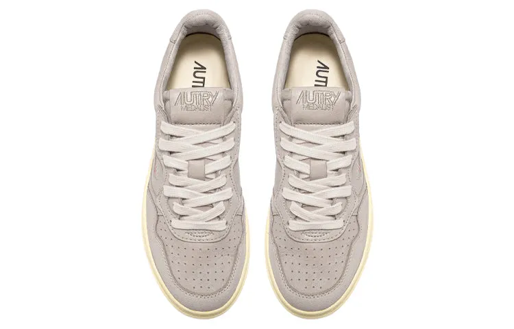 (WMNS) AUTRY Medalist Low Soft Goatskin 'Beige' AULW-GG29 sold by KicksCrew product image thumbnail 3