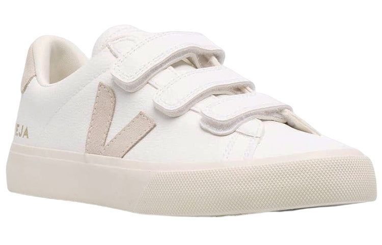 (WMNS) VEJA Recife Chromefree Leather 'White Sable' RC0502335 sold by KicksCrew product image thumbnail 2
