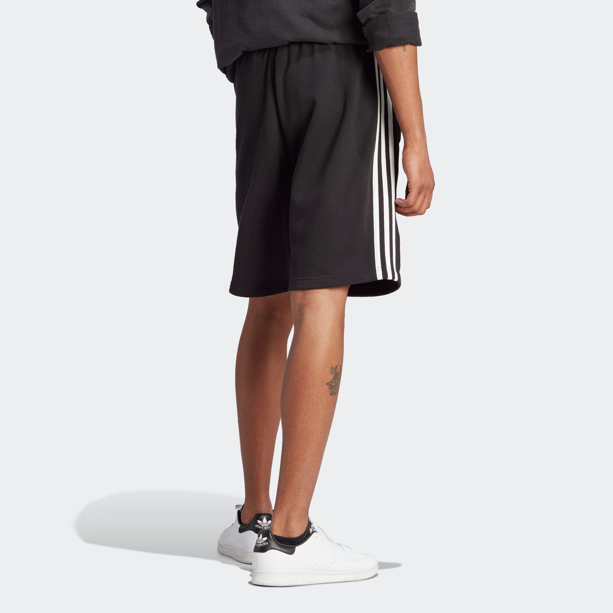 adidas originals Manchester United OG Sweat Shorts 'Black' IP5546 sold by KicksCrew product image thumbnail 3