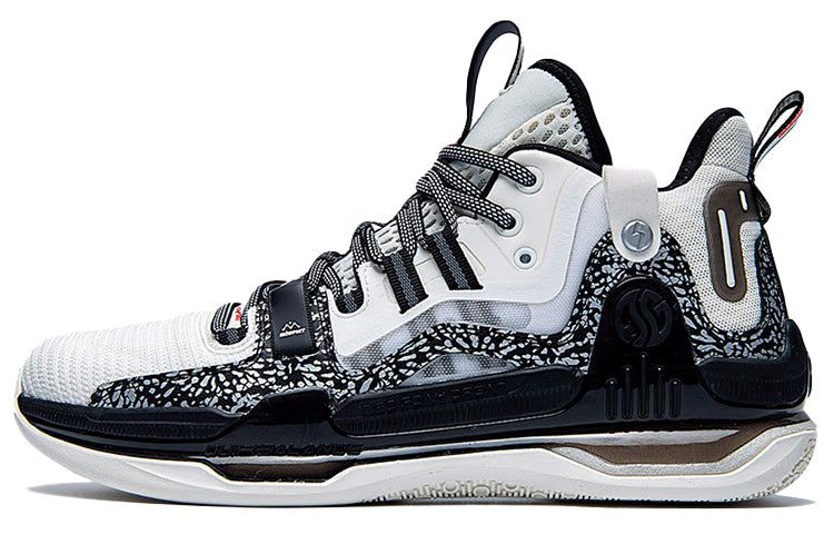 361 x Three-Body AG1 Pro 'White Black Silver' 572111129-3 sold by KicksCrew product image thumbnail 2