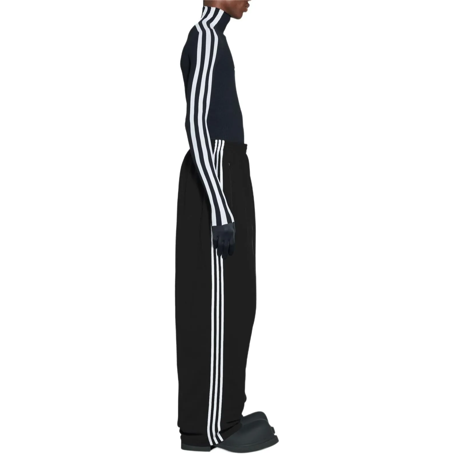 Balenciaga x adidas Baggy Sweatpants 'Black' 723824TNVN28482 sold by KicksCrew product image thumbnail 4