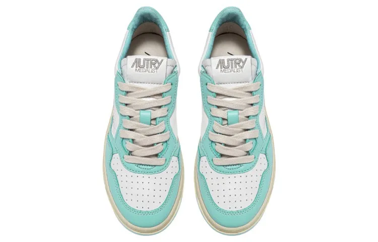 (WMNS) AUTRY Medalist Low Top Bicolor 'White Teal' AULW-WB20 sold by KicksCrew product image thumbnail 3