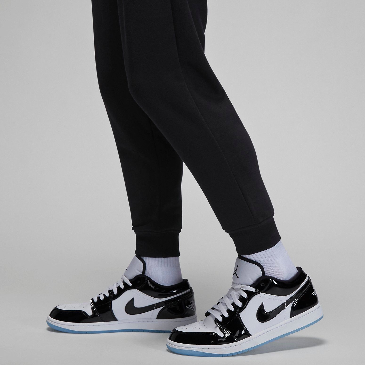 Air Jordan Essentials Loopback Fleece Pants 'Black' FQ7762-010 sold by KicksCrew product image thumbnail 3