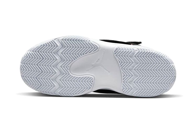 (PS) Air Jordan Max Aura 4 'Bred' DQ8403-006 sold by KicksCrew product image thumbnail 4