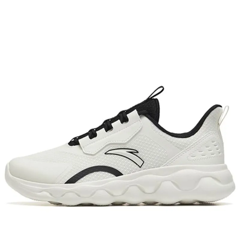 (WMNS) ANTA Running Series Sneakers 'White Black' 922235573-2 sold by KicksCrew
