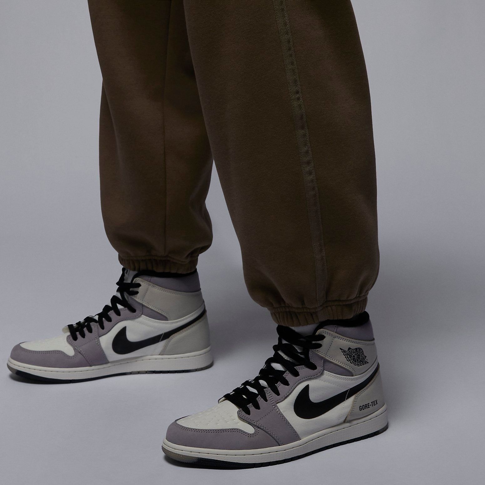 Air Jordan x Paris Saint-Germain Fleece Pants 'Palomino' DZ2950-274 sold by KicksCrew product image thumbnail 4