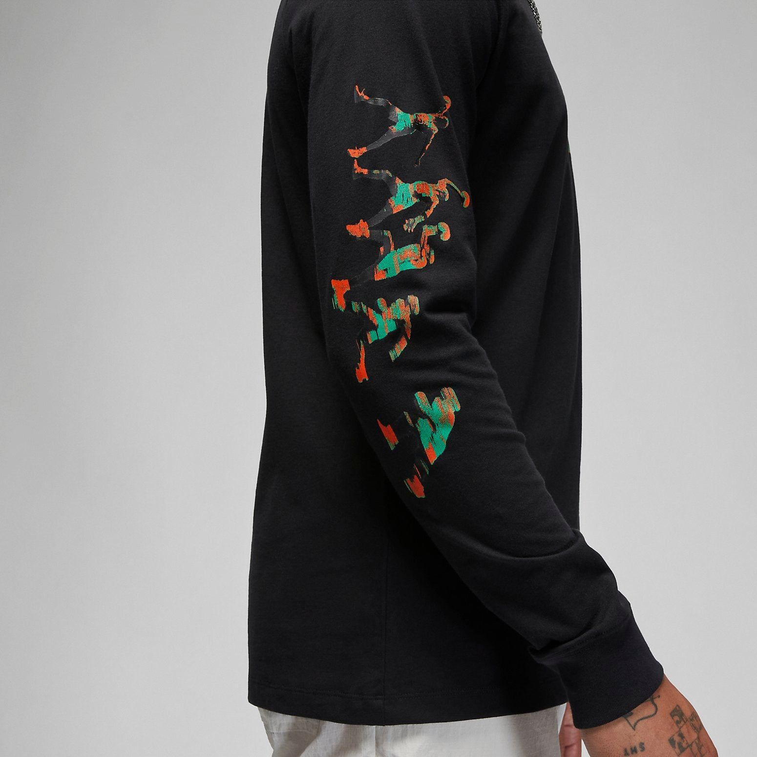 Air Jordan Brand Long-Sleeve T-Shirt 'Black' FB7455-010 sold by KicksCrew product image thumbnail 2