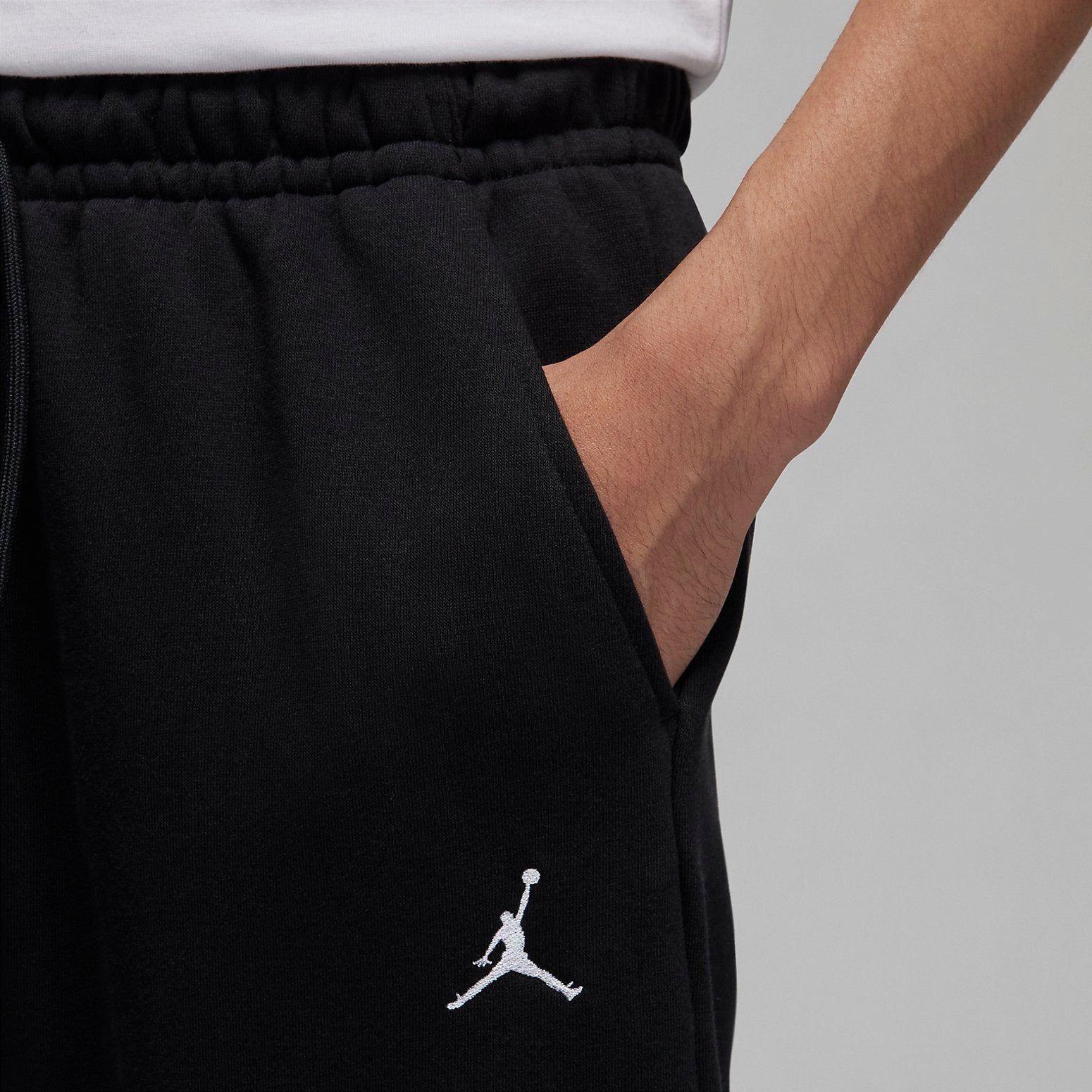 Air Jordan Essentials Fleece Pants 'Black' FJ7780-010 sold by KicksCrew product image thumbnail 2