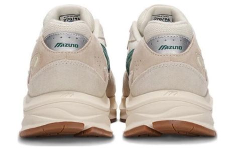 Mizuno Pi Retro Low 'White Green' D1GH2323-04 sold by KicksCrew