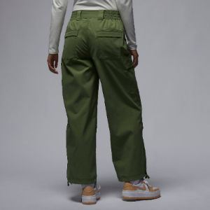 (WMNS) Air Jordan Women Heavy Weight Chicago Pants Asia Sizing 'Olive' FD7216-340 sold by KicksCrew
