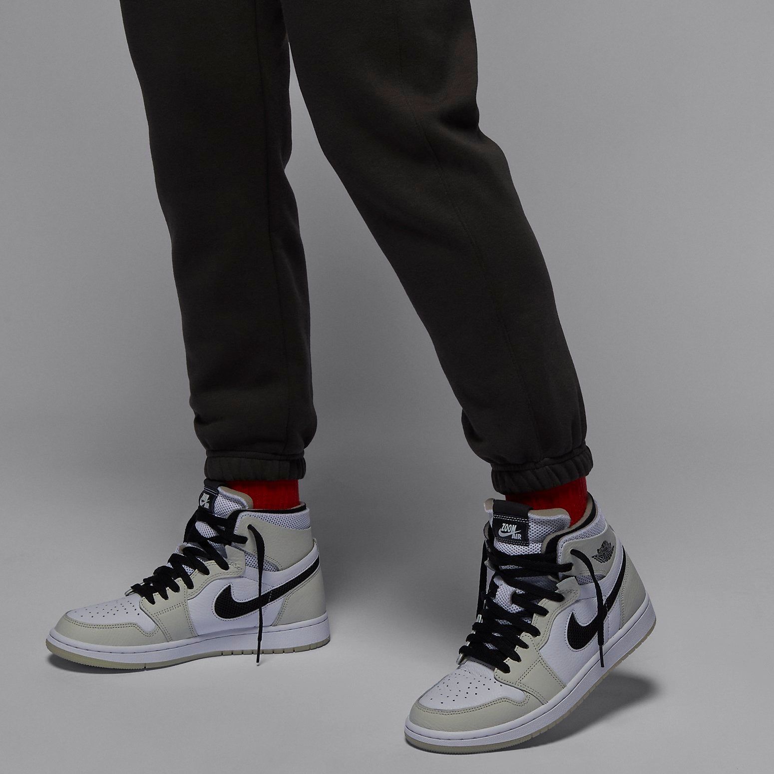 Air Jordan Brooklyn Fleece Pants 'Black' FN4495-220 sold by KicksCrew product image thumbnail 4