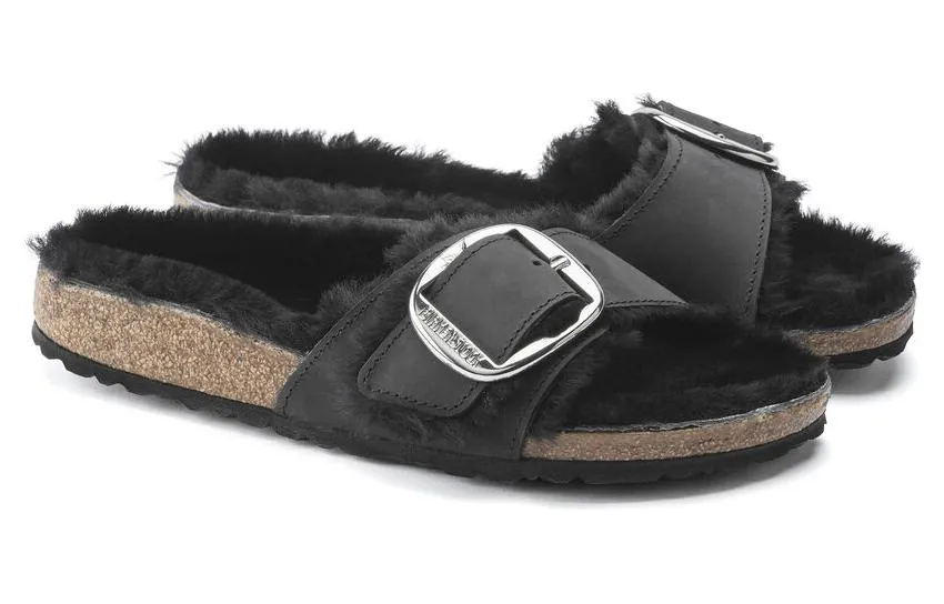 (WMNS) Birkenstock Madrid Big Buckle Shearling Oiled Leather Narrow Fit Sandals 'Black' 1020136 sold by KicksCrew product image thumbnail 3
