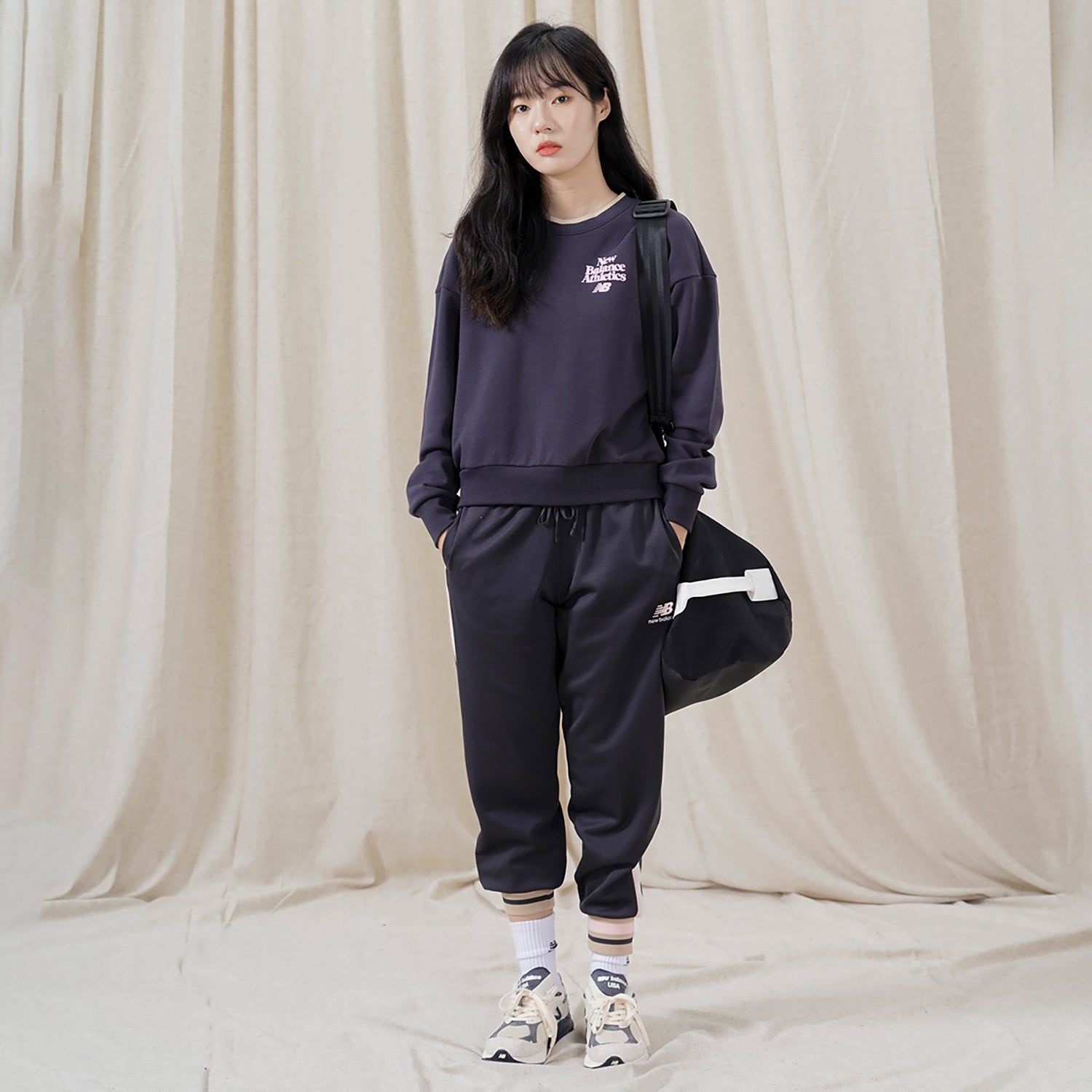 (WMNS) New Balance Athletics 70s Crewneck Sweatshirt 'Black Pink' AWT23552-PHM sold by KicksCrew product image thumbnail 3