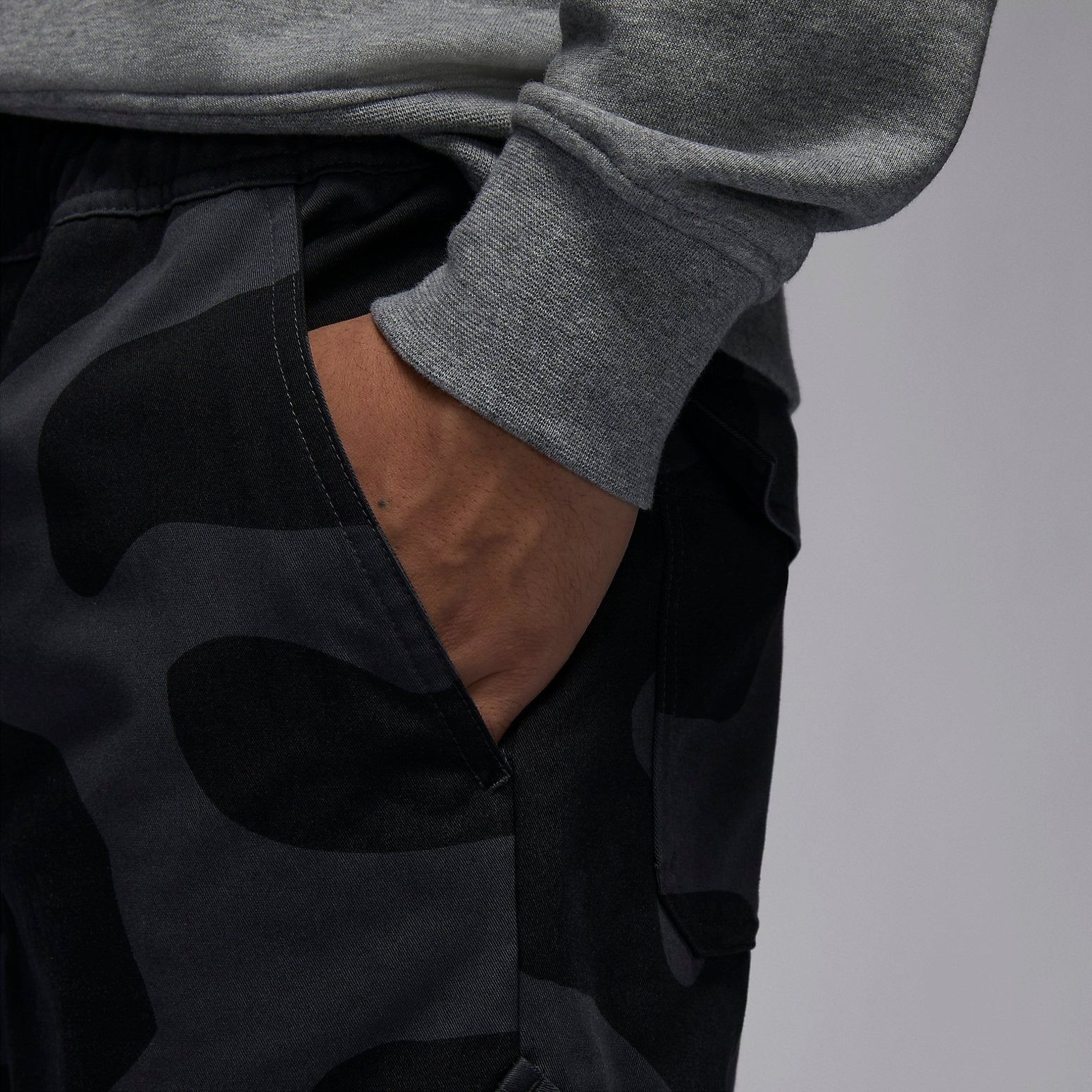 Air Jordan Essentials Chicago Pants 'Black' FD7456-070 sold by KicksCrew product image thumbnail 3