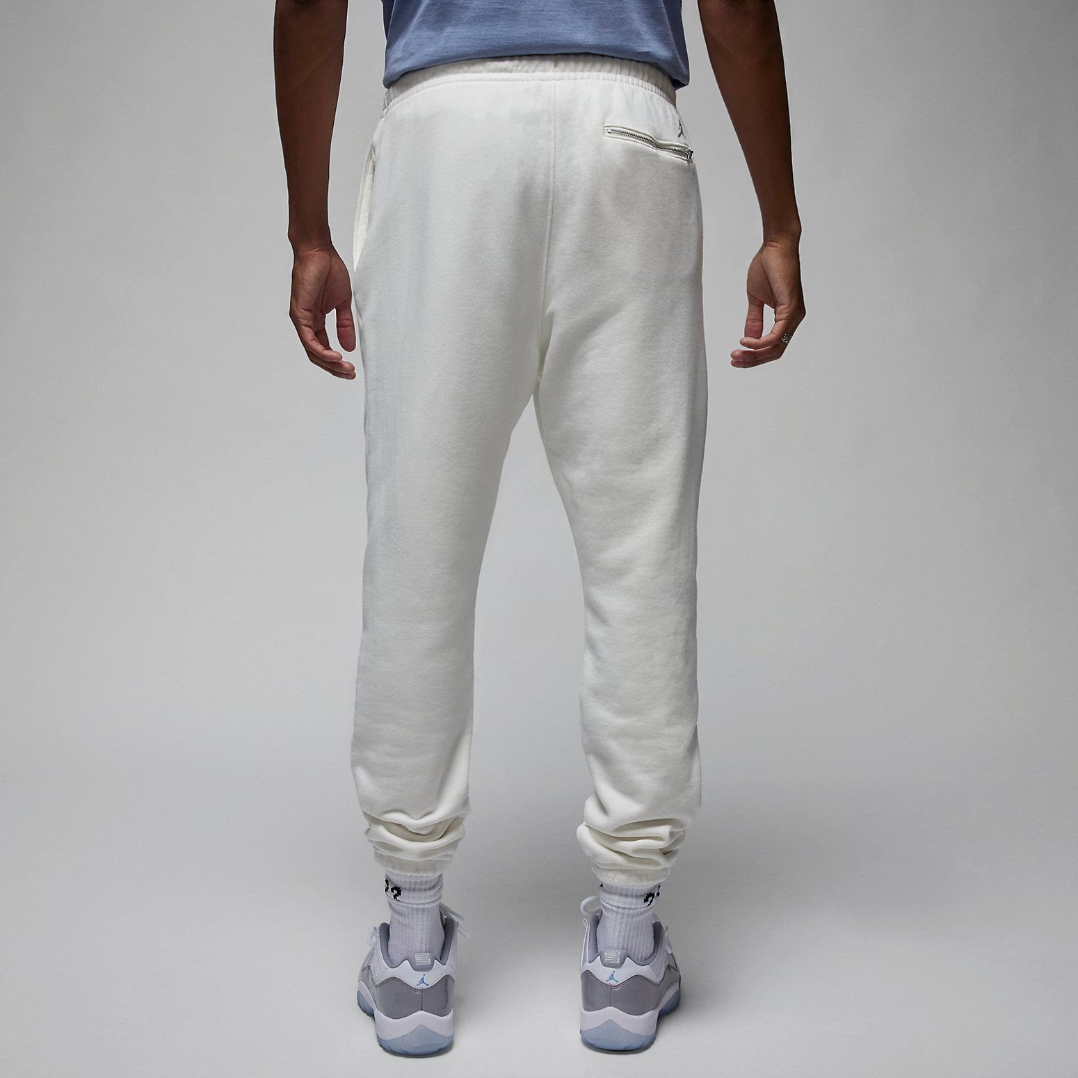 Aur Jordan Wordmark Fleece Pant 'White' FJ0696-133 sold by KicksCrew product image thumbnail 4