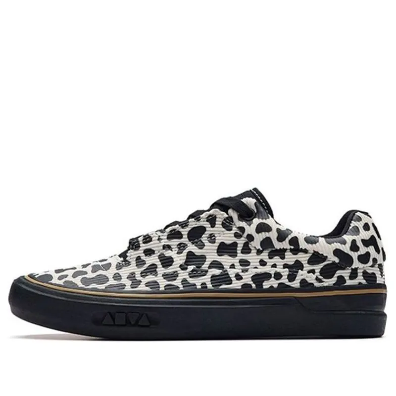 (WMNS) ANTA Attitude Low 'Black White' 122238013-4 sold by KicksCrew