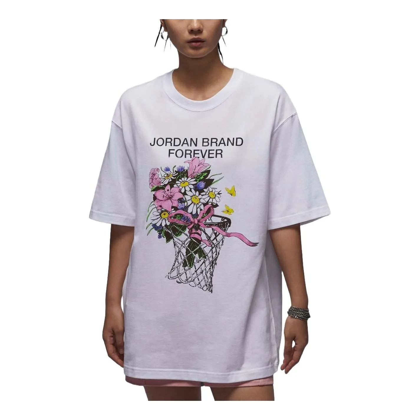 (WMNS) Air Jordan Oversized Graphic T-Shirt Asia Sizing 'White' FV7120-100 sold by KicksCrew