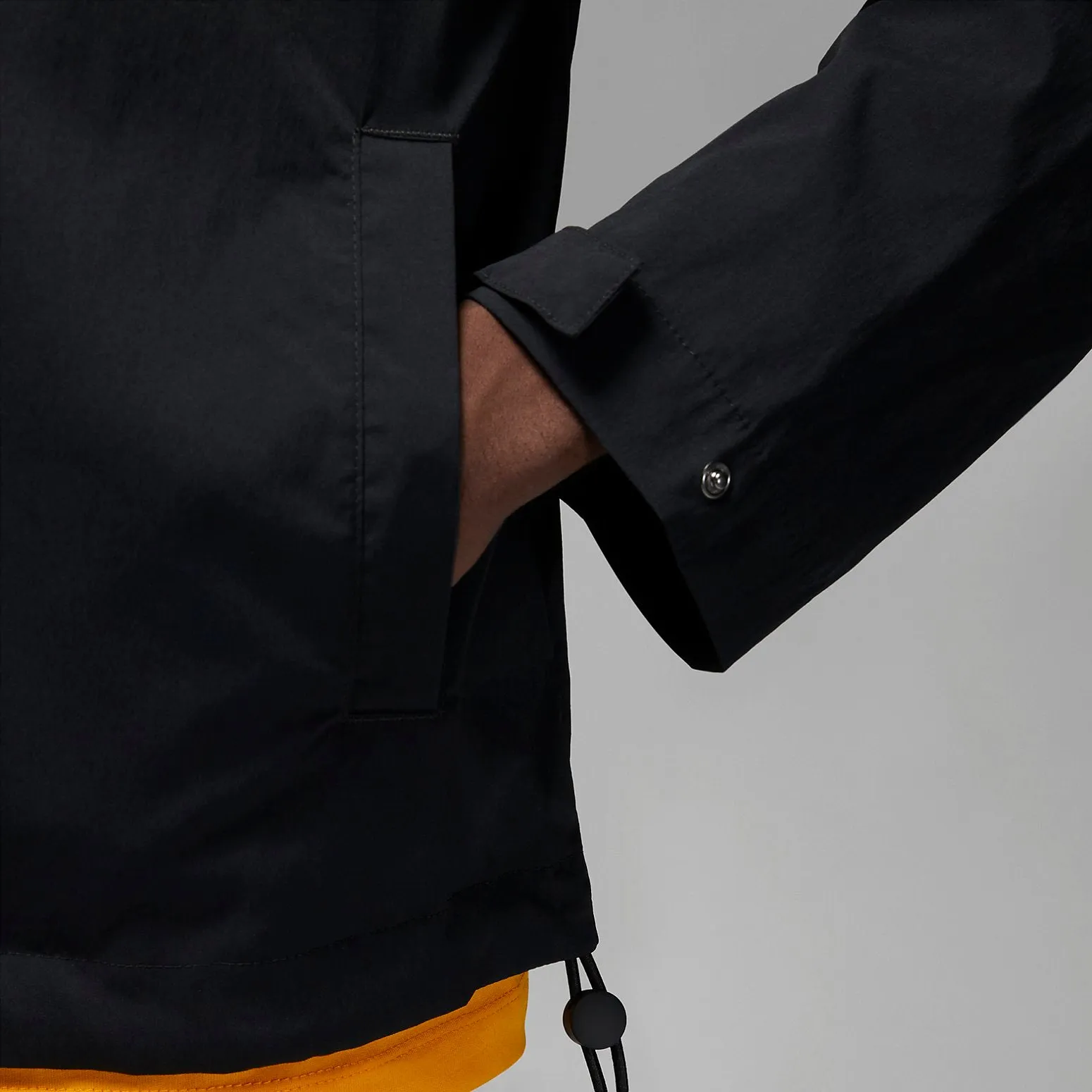 Air Jordan Paris Saint-Germain Woven Jacket 'Black' DV0608-010 sold by KicksCrew product image thumbnail 4