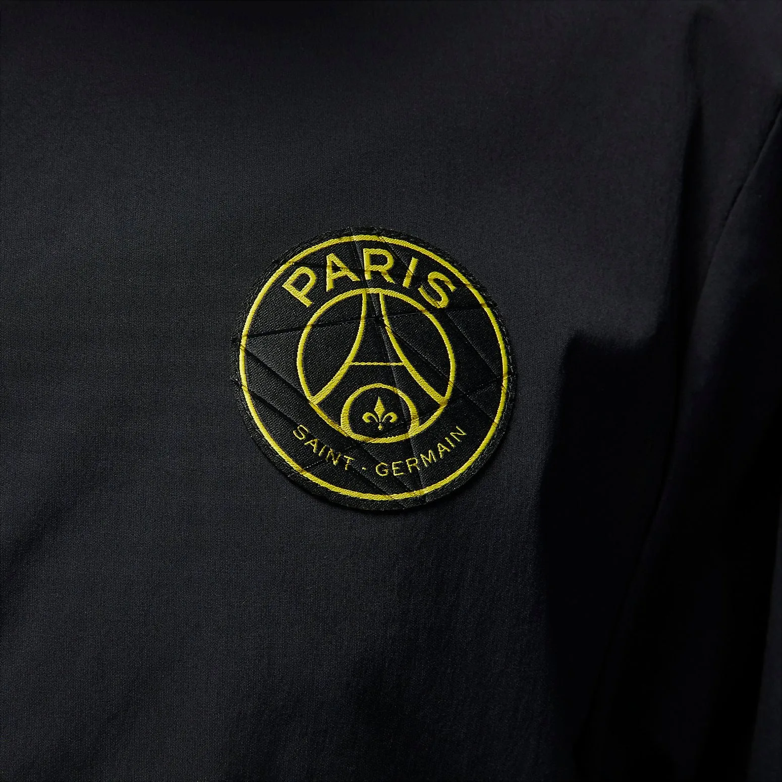 Air Jordan Paris Saint-Germain Woven Jacket 'Black' DV0608-010 sold by KicksCrew product image thumbnail 3