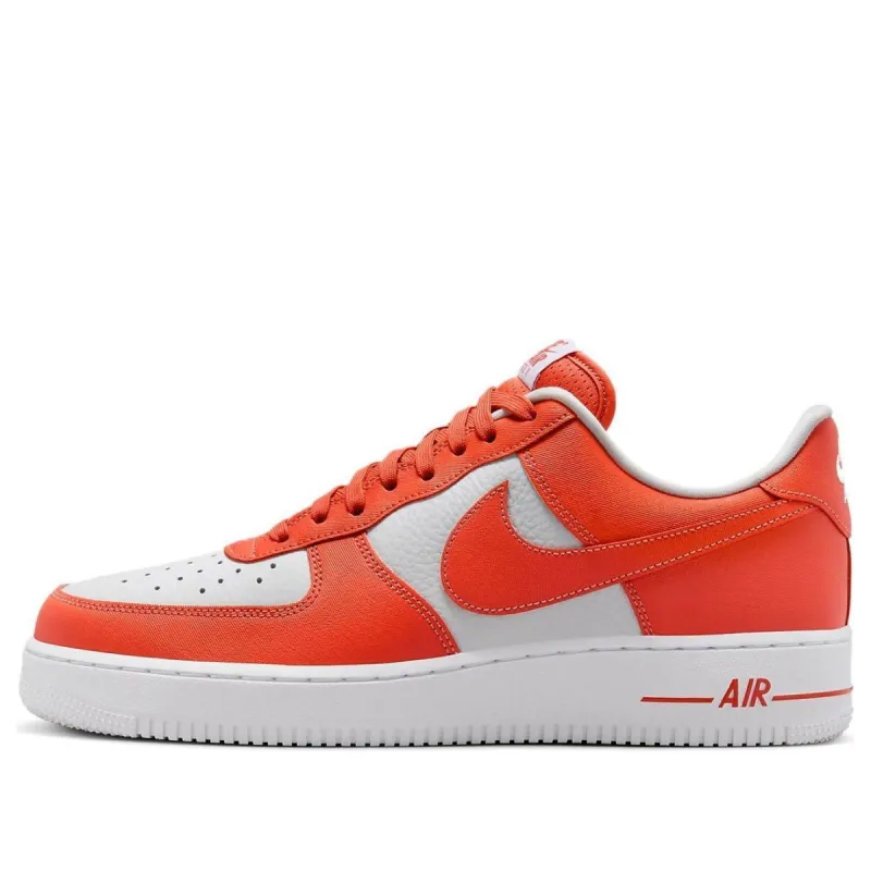 UNDEFEATED NIKEコラボ　\"Total Orange\" Undefeated x Nike Air Force 1 Patent Pack 