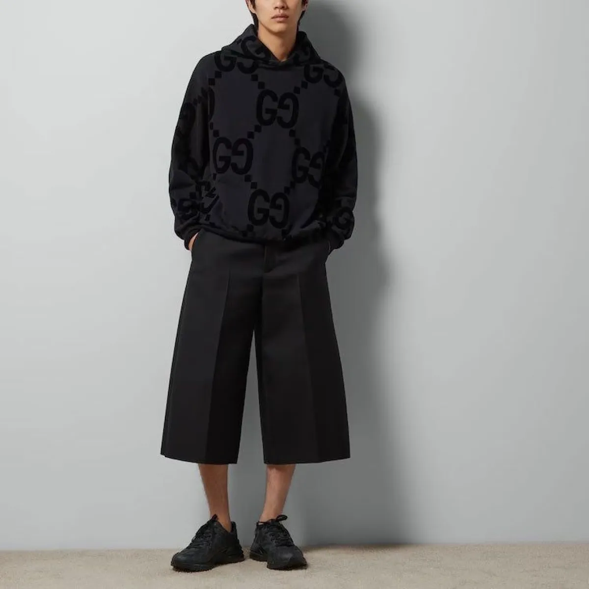 Gucci GG Flocked Print Cotton Fleece Sweatshirt 'Black' 768499