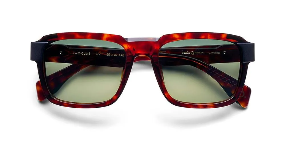 TWO GUNS sold by Otticanet