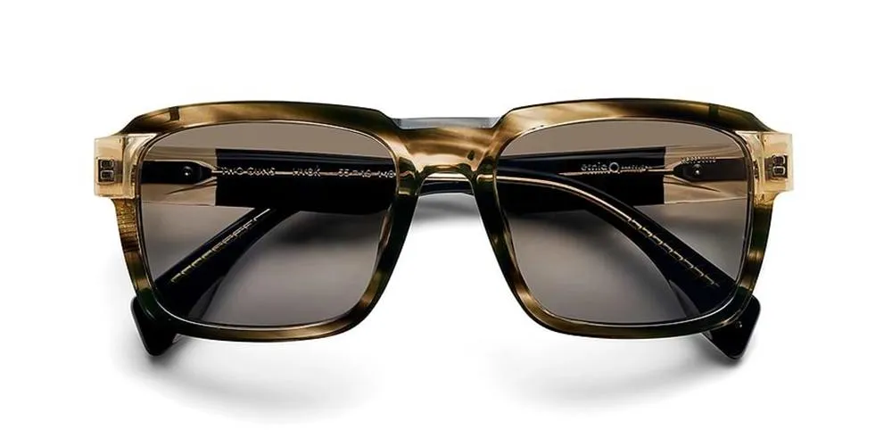 TWO GUNS sold by Otticanet